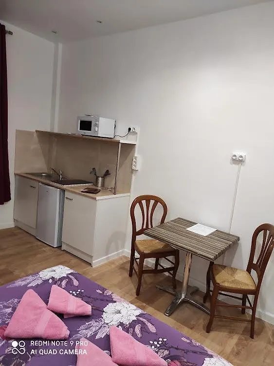 Hostal Hotel Lyonnais Niza