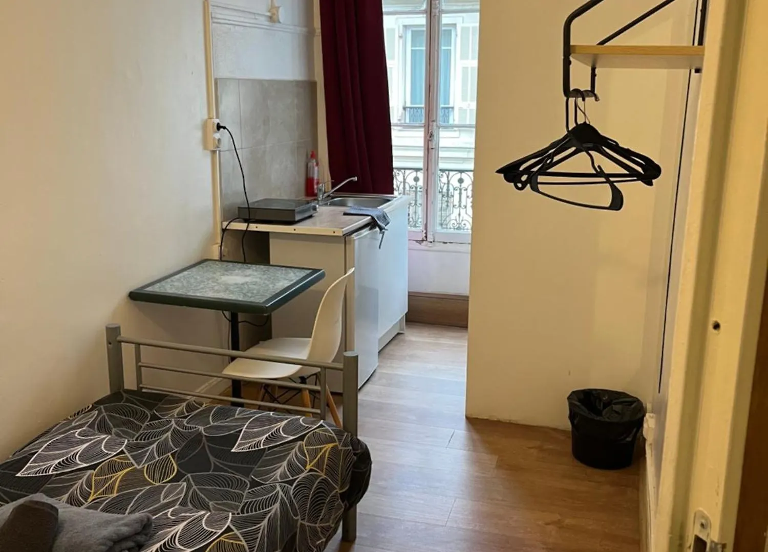 Hotel Lyonnais Niza Hostal