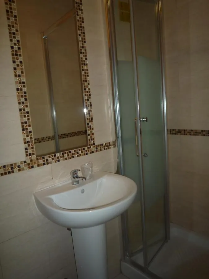 Hotel Lyonnais Niza Hostal