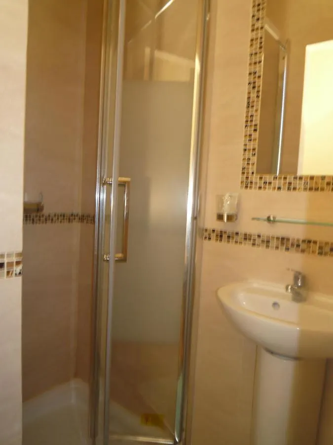 Hotel Lyonnais Niza Hostal